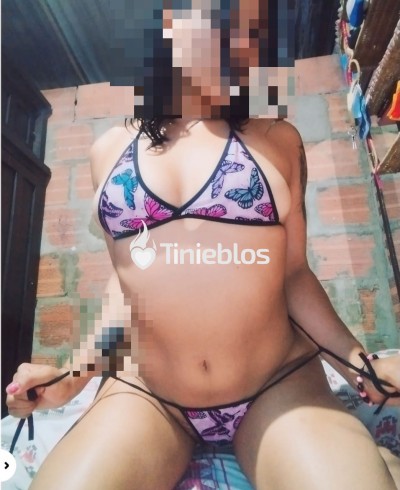 rose-person-chica-nueva-en-el-medio-pero-demasiado-ganosa